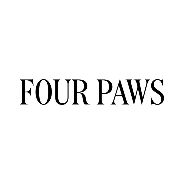 Four Paws Wines logo